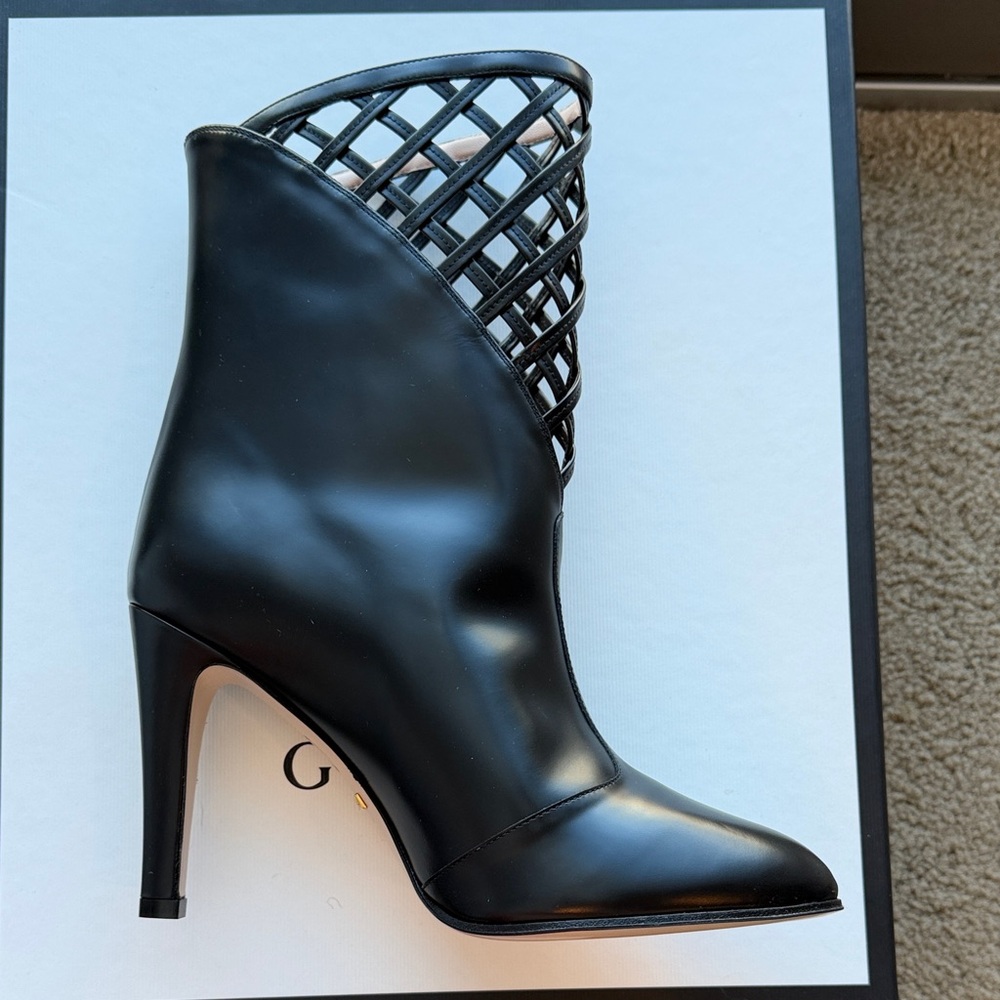 BNIB Gucci Boots